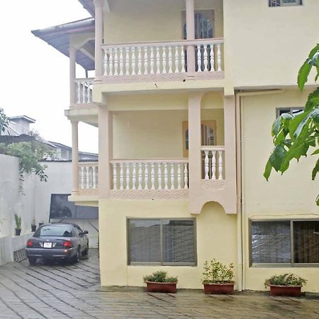 The Stafford Lodge Freetown Exteriér fotografie